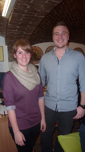 Das Siegerpaar 1. Schützenmeister Tobi Sperl und Conny Demmelmair freuen sich über ihren gemeinsamen Erfolg beim Er-und-Sie-Schießen der SG Alpenrose